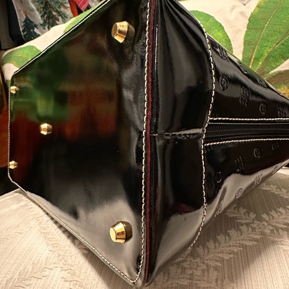 Arcadia Black Patent Leather Handbag - Picture 4 of 8